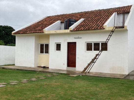 Vende-se bela moradia no bairro da liberdade boa localização ganha tempo para fechar pronta para ser habitada com todos documentos