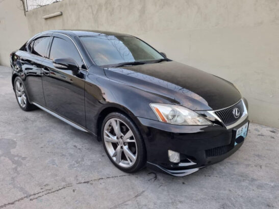 Recém chegado -Lexus Is250 Sport -Ano 2009 -Start botão (2Remotes) 1