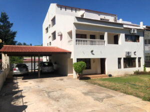 Vende-se moradia tipo 8 na sommarchield 1 próximo  ao Colégio ilundy