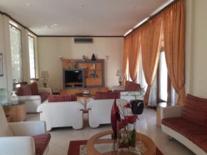 Luxueuse villa de 6 chambres sur Av. Julius Nyerere