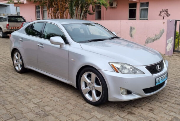 *Recém chegado de Durban* Lexus IS250 7