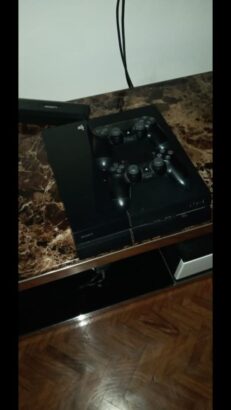 Vende se ps4