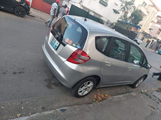 honda fit acaba de sair do porto