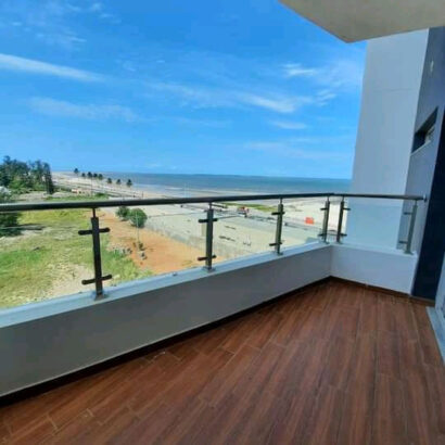 Vende-se apartamento tipo4( condomínio beach front)