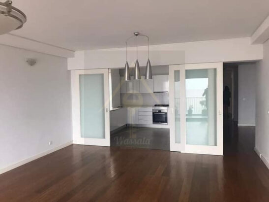 Vende-se excelente apartamento no condomínio maresias