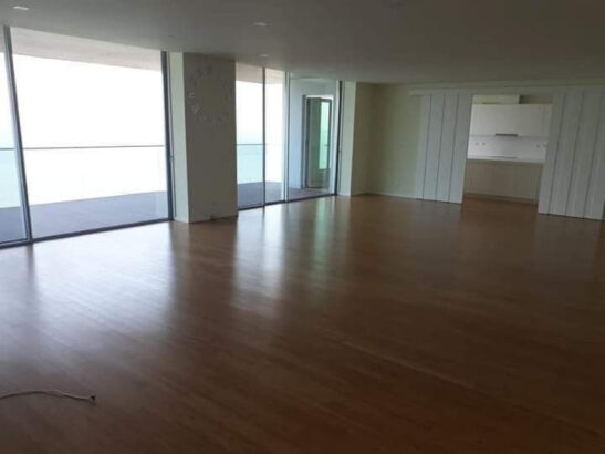 VENDE SE LUXUOSO APARTAMENTO T3 COM 400M2 (EN SUITES) VISTA MAR NO ZEEN