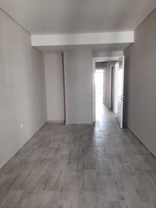 To let modern 3 bedroom apartment for rent without furniture in the Polana Plaza building.