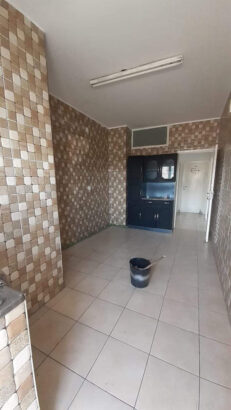 Vende-Se Zona Da Ronil  Apartamento T2 No Bairro Central