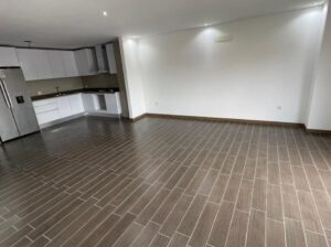 Vende-se Excelente Apartamento Prédio novo pronto a estrear T3 no Condomínio Mar Bairro Central.