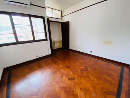 Vende-se Excelente apartamento na ponta vermelha na polana