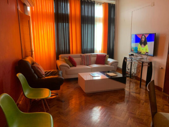 Vende-se Espaçoso Apartamento T2 no Bairro do Alto-maé