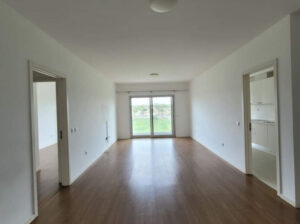 Vende se apartamento T3 no Golf residence