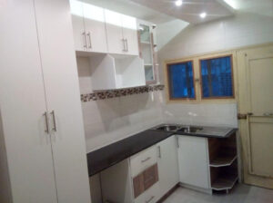 Vende apartamento T3 remodelado no Tiger Center/Bairro Central