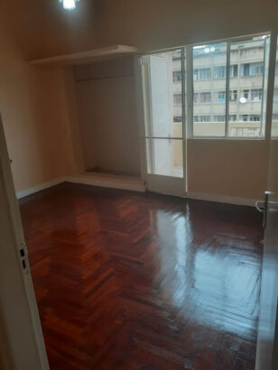 VENDE-SE  flat T2 1wc 4andar pranta habitar climatizada perto  do ponto final esta 4milhoes    setocentos