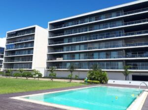 Vende-se Arrenda-se maravilhoso Apartamento T3 no Xiluva Grande BNI, Av. Julius Nyerere, Sommerschield 2