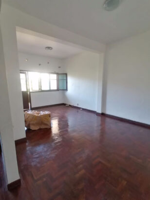 Arrendo flat tipo-3 pronta habitar 2andar no bairro Central