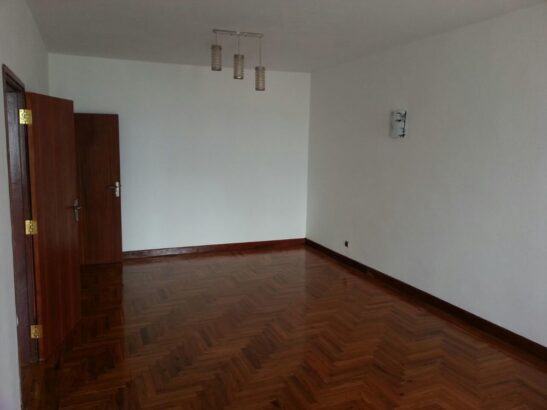 Flat T3 remodelado 3wc, B.Central, Av. 24 de Julho