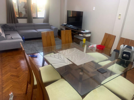 Vende-se Apartamento Tipo 2, 2°andar último, 1 wc, 1 Dependência no terraço, parqueamento,