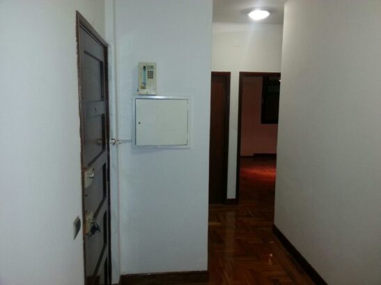 Vende-Se Apartamento De Luxo Com Mobilia T3