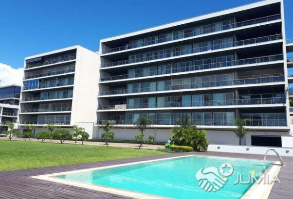 Vende-se apartamento T3 no condomínio Xiluva grande (BNI)Av Julius nyerere Sommerschield