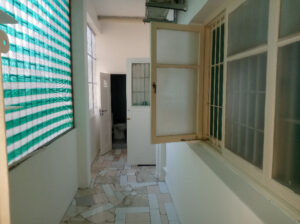 ARRENDA SE FLAT TIPO 2, 2 Wc’s NO BAIRRO CENTRAL, RECEM REABILITADA.