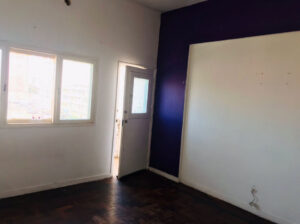 Vende-se Flat T2  3•andar no bairro do Alto-Maé ( Belita).