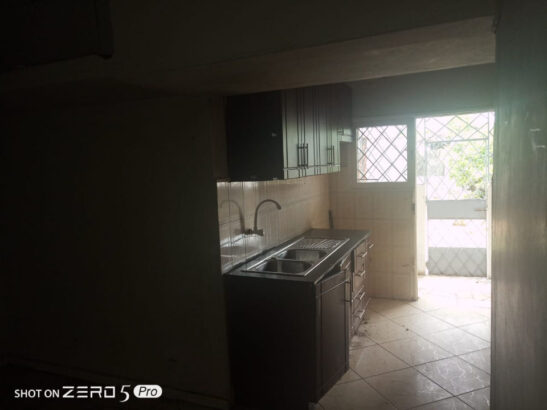 Vende-se Excelente Apartamento T3 Transformado em T2 no Rés do Chão no Bairro da Malhangalene (Próximo ao Consultório Langa)