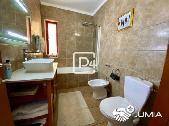 Arrenda-se apartamento T3 mobilado vista mar no condomínio Caracol bairro da polana