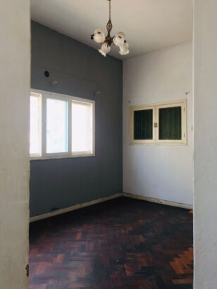 Vende-se Flat T2  3•andar no bairro do Alto-Maé ( Belita).