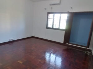 Arrenda se flat T2 +1 bairro central  Olof palm com Maguiguana.