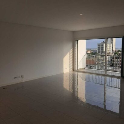 Arrenda-se apartamento T3 sem moveis no Sapphire Residence