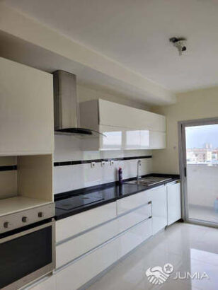 ARRENDA-Se luxuoso apartamento tipo3 no condominio open no bairro do triunfo na rua da dona alice apartamento espaçoso pronta a habitar marque já a sua visita