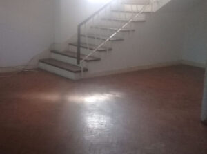 Arrendo Duplex tipo-4 R/c e 1andar 2wcs no bairro Central