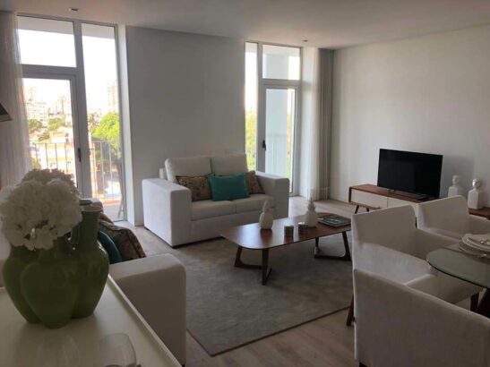 Vende-se: Apartamento T2 no condomínio Olímpic Terrace.