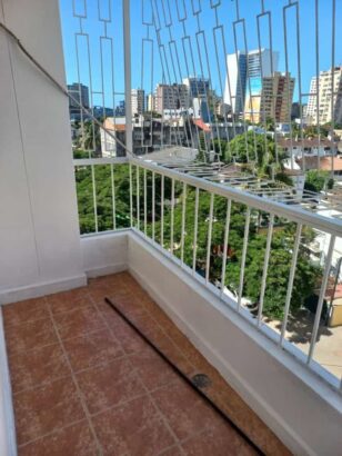 Arrenda se Flat T2 no 5andar na polana Pronta habitar