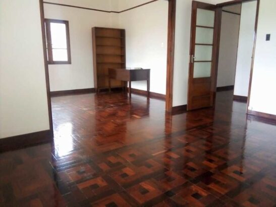 Vende-se flat tipo3 na Polana Av. Ahmed Sekou Toure por traz do Cristal