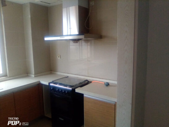 Vende-se flat   T4 segundo piso no condomínio Kings Village Matola