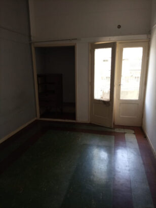 Vende-se Apartamento T2 3⁰Andar no Bairro Central