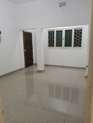 VENDE-SE APARTAMENTO T3 MODERNO, 1WC, RÉS DO CHÃO, PRÉDIO PEQUENO, DEPENDÊNCIA COM WC, PARQUE PARA 1 VIATURAS  Av. JOSINA MACHEL ESQUINA COM AV MOMED SIAD BAR 4 500.000 00MNZ NEGOCIÁVEL.