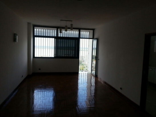 Vende-se Espaçoso Apartamento T3 15⁰Andar com Elevedor /Com Vista ao Mar no Bairro Central