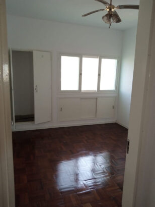 Vende-se Espaçoso Apartamento Tipo 4 na Polana_Proximo ao HCM