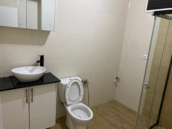 Vende-se luxuoso Apartamento T3 4⁰Andar com Elevedor novo no Bairro da Coop