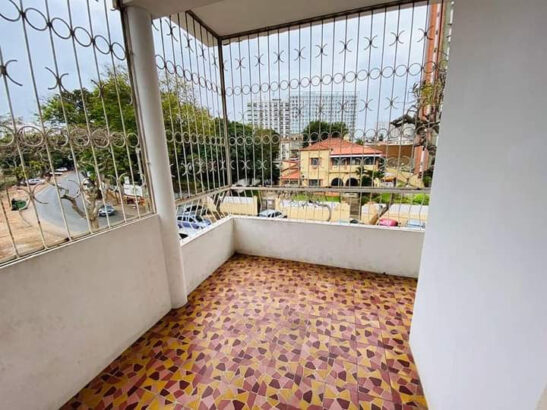 Vende-se Apartamento T3 na ponta vermelha