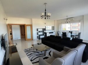 ARRENDA-SE APARTAMENTO T-3 NO CONDOMINIO TORRE AZUL