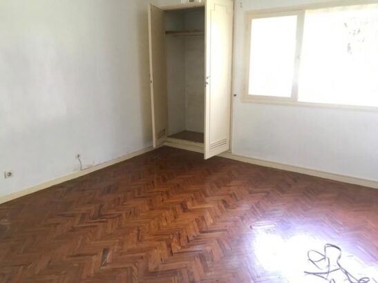 Arrenda se apartamento t4 r/c na Valentim citi