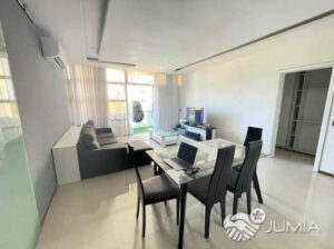 ARRENDA-SE LUXUOSO APARTAMENTO TIPO3 SEMI-MOBILADO NO CONDOMINIO SEGURO NO BAIRRO DO TRIUNFO APARTAMENTO  ESPAÇOSO PRONTA A HABITAR MARQUE JÁ A SUA VISITA