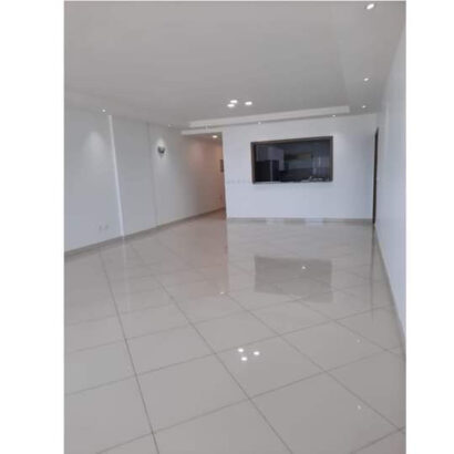 APARTAMENTO T4 GRANDE NO BEACH FRONT Marginal