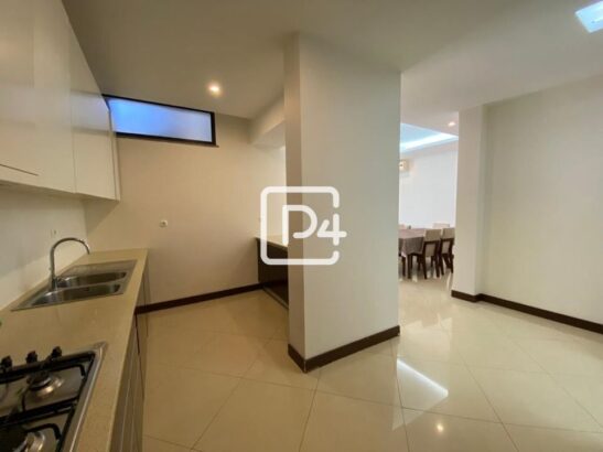 Vende-se super luxuoso Apartamento T3 Summer Glades Sommerschield 2, proximo ao Cafe Sol.