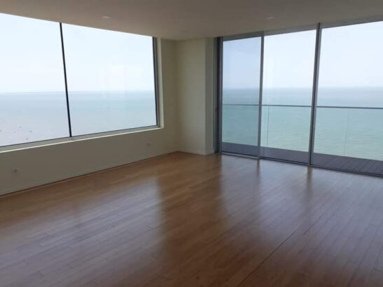 Vende-se Luxuoso Apartamento T4 no Condomínio Zen Residence (Av.Marginal)