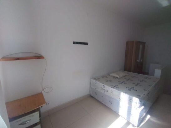 ARRENDA-SE APARTAMENTO TIPO1 MOBILADO NO BAIRRO DO TRIUNFO.